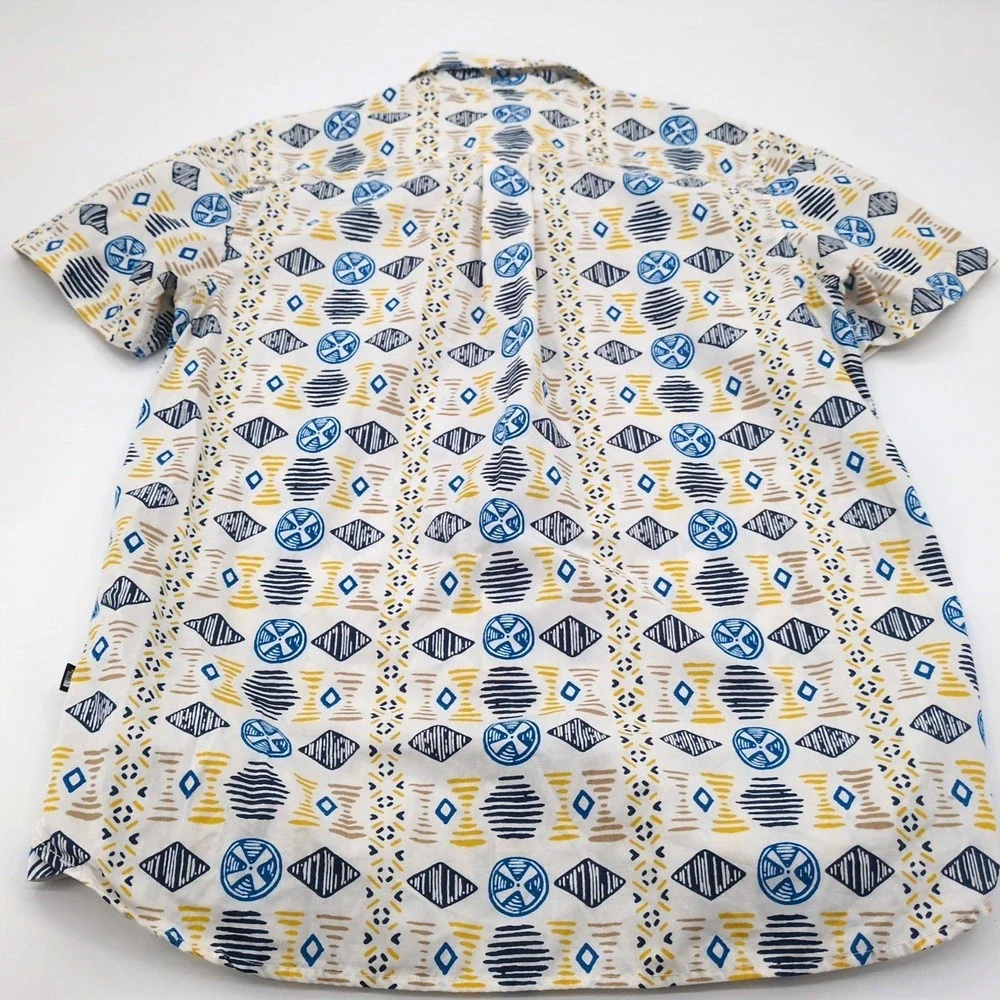 The North Face Shirt Men's Large White Baytrail Button‎ Up Short Sleeve Abstract